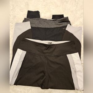 Avia Women's Black and Gray Leggings